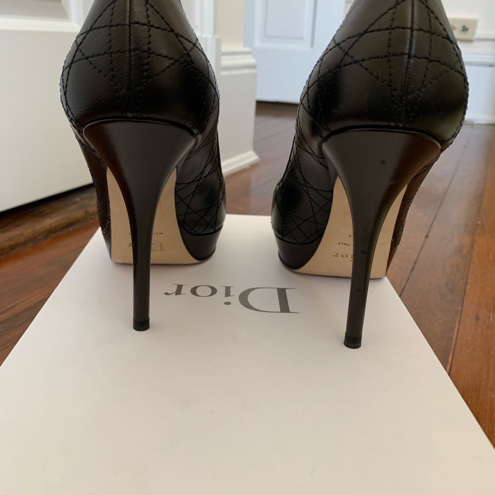 Pumps - Picture 2 of 6